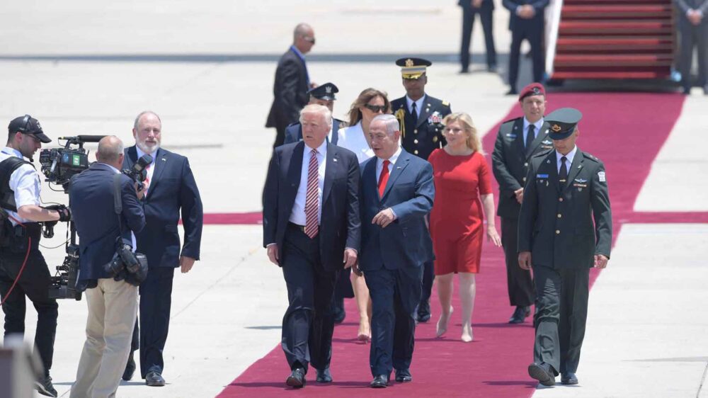Großer Aufmarsch: Netanjahu nimmt Trump am Ben-Gurion-Flughafen in Empfang