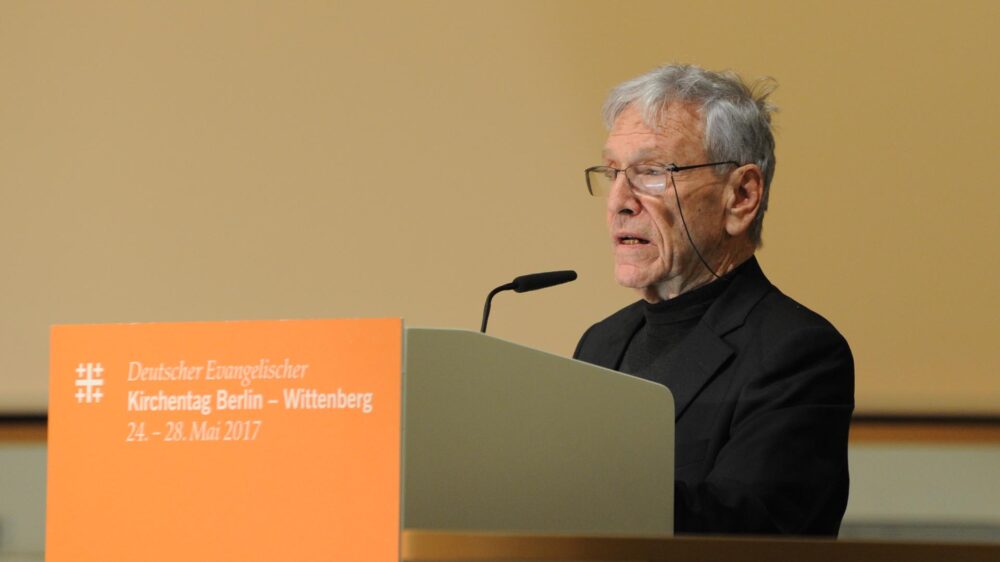 Der israelische Schriftsteller Amos Oz erklärte auf dem Kirchentag, welche Rolle Judas in seinem gleichnamigen Roman spielt