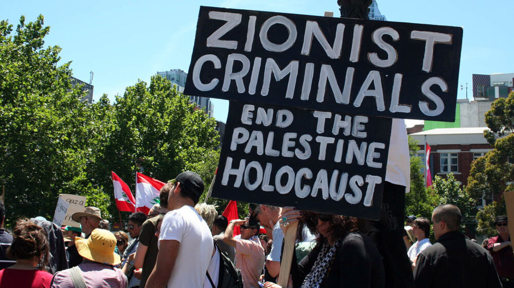 „Zionistische Verbrecher, beendet den Palästina-Holocaust“, fordern antizionistische Demonstranten in Melbourne