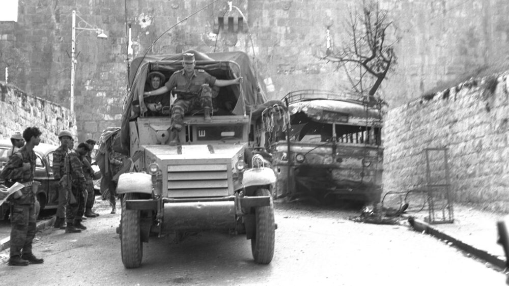 Historischer Augenblick: Israelische Soldaten im Löwentor in Jerusalem