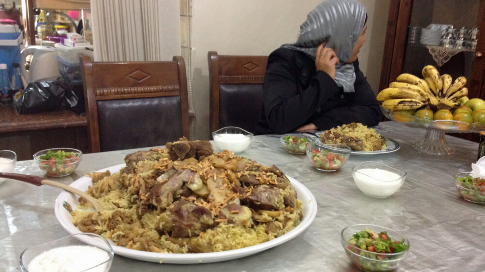 Feier des Fastenbrechens: Zum "Eid al-Fitr" reichen Muslime üppige Mahlzeiten.