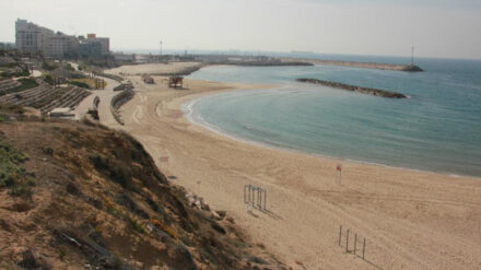 Wegen Wasserverschmutzung ist der Zugang zum Meer bei Aschkelon derzeit untersagt