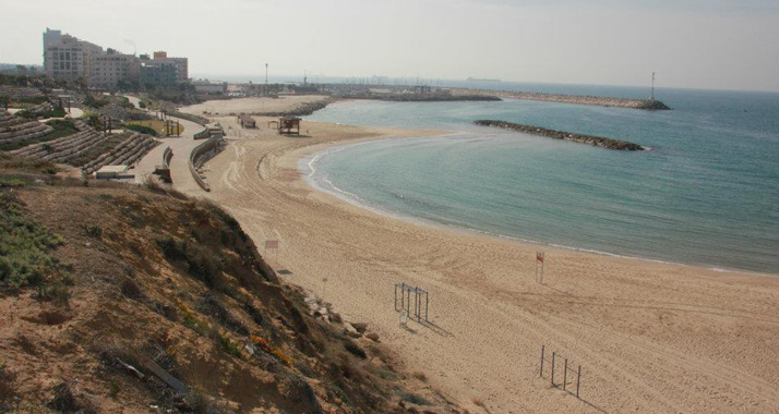 Wegen Wasserverschmutzung ist der Zugang zum Meer bei Aschkelon derzeit untersagt