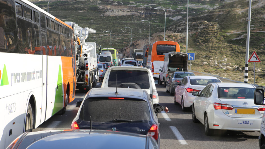 Stau auf einer Schnellstraße in Judäa (Symbolbild)