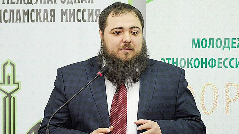 Junajew auf einem Forum der Internationalen Islammission im März 2017 in Russland