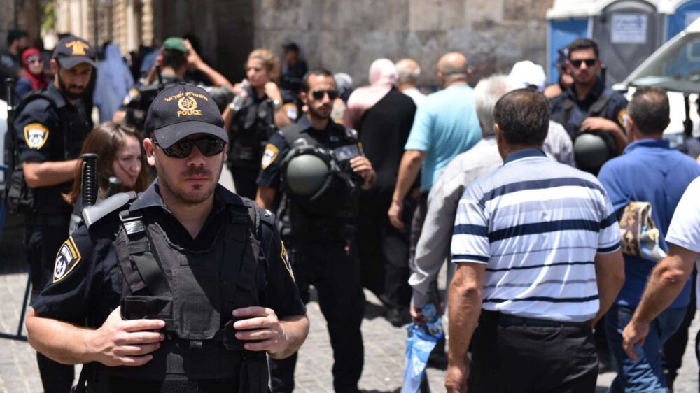 Am Freitag war die israelische Polizei in Jerusalem mit einem verstärkten Aufgebot auf den Straßen