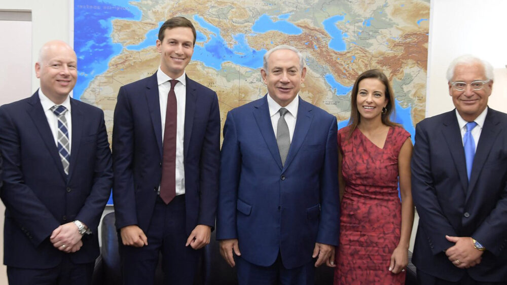 Geballte Diplomatie: Greenblatt, Kushner, Netanjahu, Powell und Friedman (v. l. n. r.)