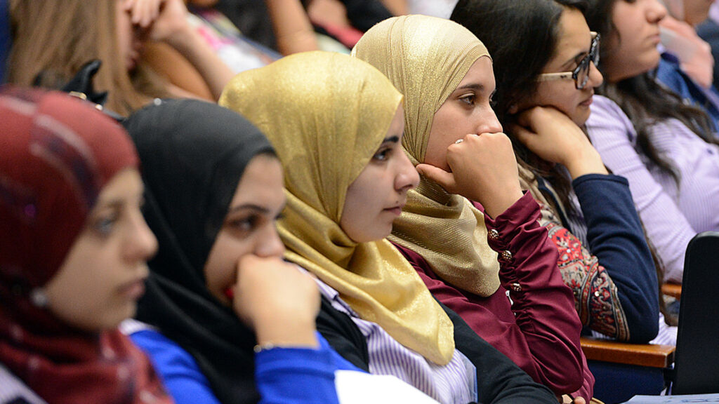 Die Zahl der arabischen Mädchen, die eine Schule besuchen, hat sich deutlich erhöht