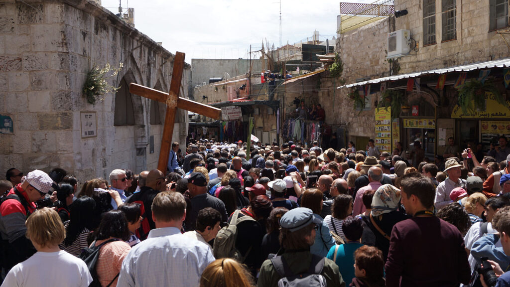 Eine Karfreitagsprozession in der Via Dolorosa