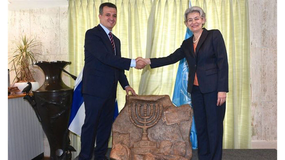 Demonstrierten Einigkeit: Israels Botschafter Hacohen und UNESCO-Generaldirektorin Bokova