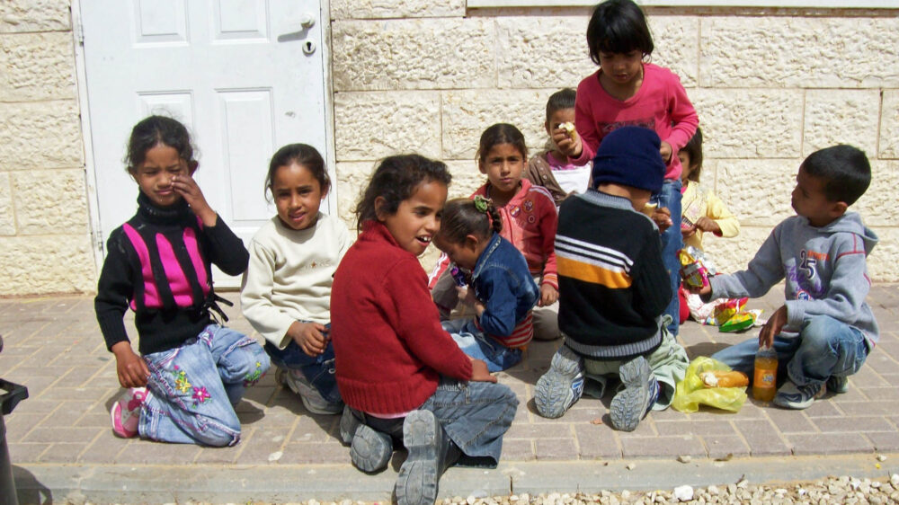 Viele Kinder in der Negevwüste wachsen in Familien auf, in denen die Vielehe weit verbreitet ist