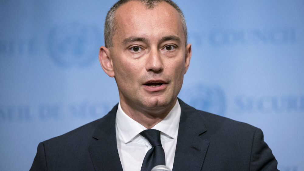 Mladenov fordert, dass die Hamas zielstrebig auf eine Zwei-Staaten-Lösung hinarbeitet