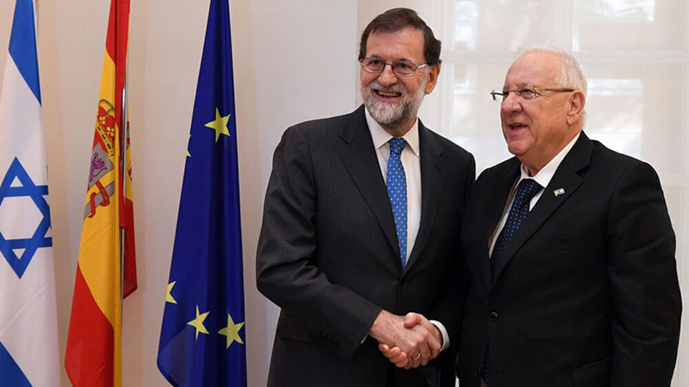 Israels Präsident Reuven Rivlin (r.) mit Spaniens Premierminister Mariano Rajoy. Die Politiker diskutierten über die Beziehungen ihrer beiden Länder.