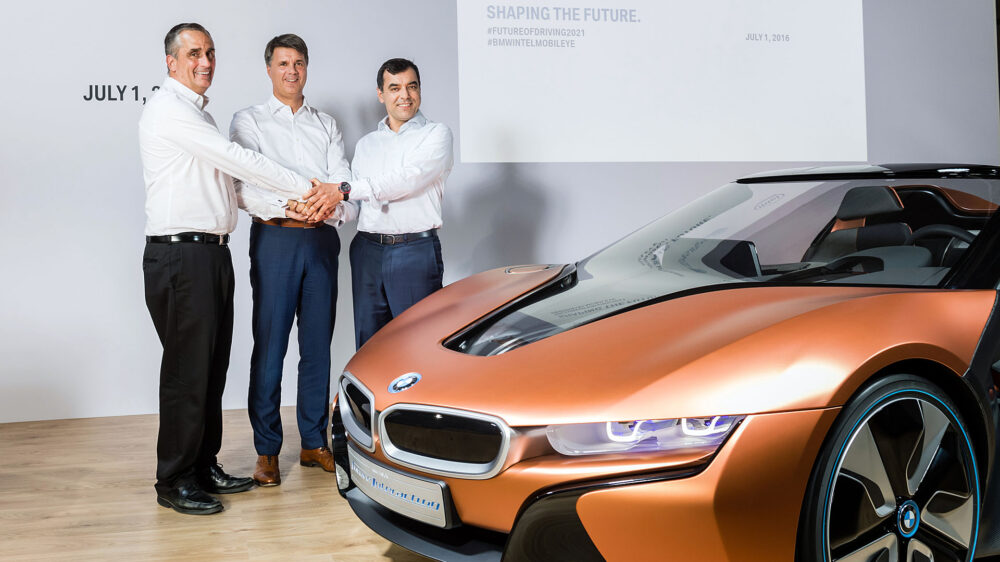 Wollen gemeinsam in die Zukunft (von links nach rechts): Intel-Chef Krzanich, BMW-Chef Krüger und der Cheftechnologe von Mobileye, Schaschua