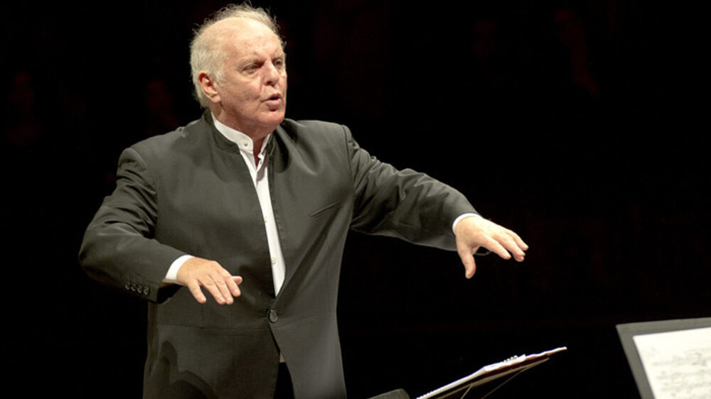 Der in Israel aufgewachsene Weltmusiker Daniel Barenboim feiert am Mittwoch seinen 75. Geburtstag mit einem eigenen Konzert in der Berliner Philharmonie (Archivbild)