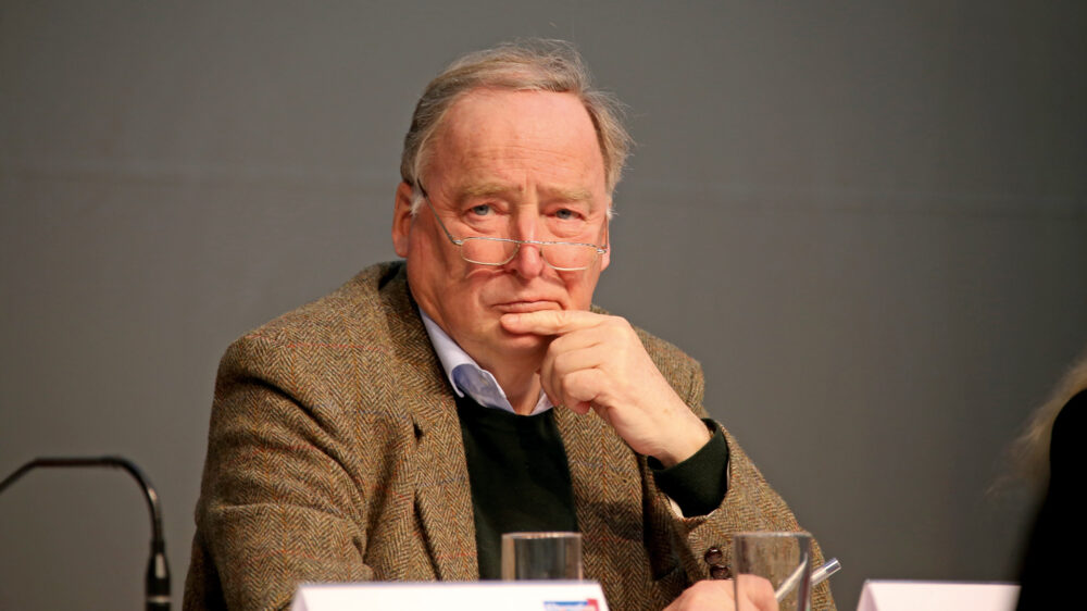 AfD-Fraktionschef Alexander Gauland hinterfragt, ob das Existenzrecht Israels deutsche Staatsräson ist