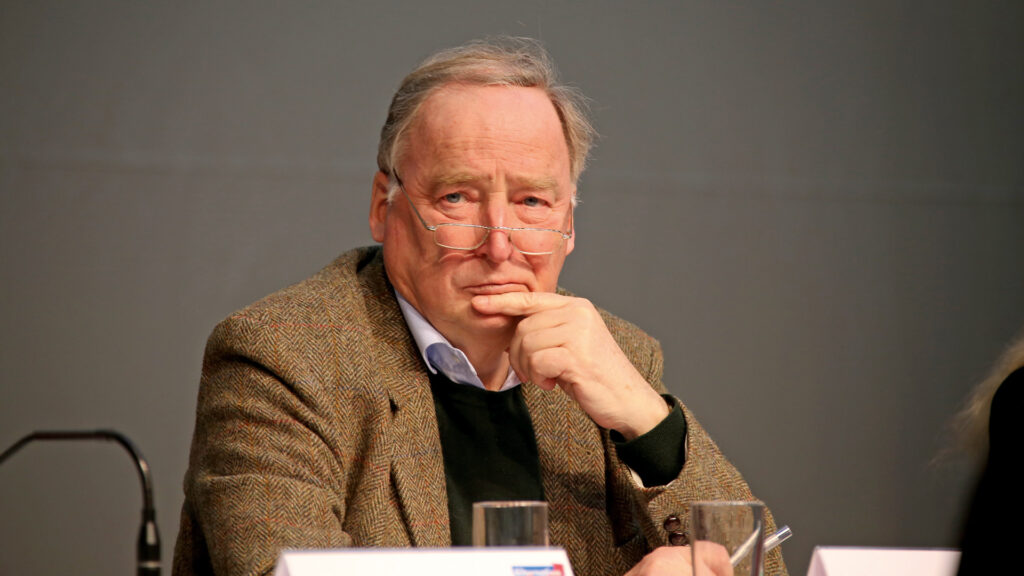 AfD-Fraktionschef Alexander Gauland hinterfragt, ob das Existenzrecht Israels deutsche Staatsräson ist