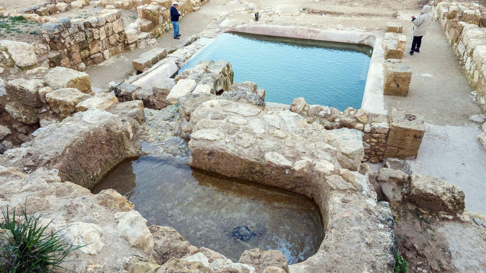 Die Wasserbecken sind etwa 1.500 Jahre alt