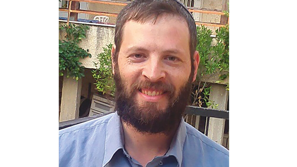 Dr. Mosche Ratt (36 Jahre) stammt aus einer jüdisch-orthodoxen israelischen Familie. Er hat unter anderem allgemeine Philosophie studiert. Sein Buch „Einfach glauben“ erschien bislang nur auf Hebräisch.