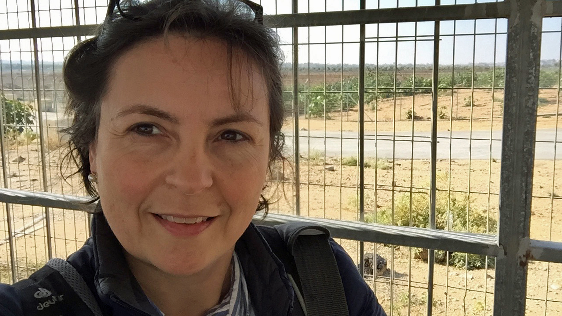 Iris Völlnagel ist Journalistin. Seit fast 30 Jahren fährt sie regelmäßig nach Israel. Diese Reise war ihre erste in den Gazastreifen und wurde von der Deutschen Gesellschaft für die Vereinten Nationen durchgeführt.