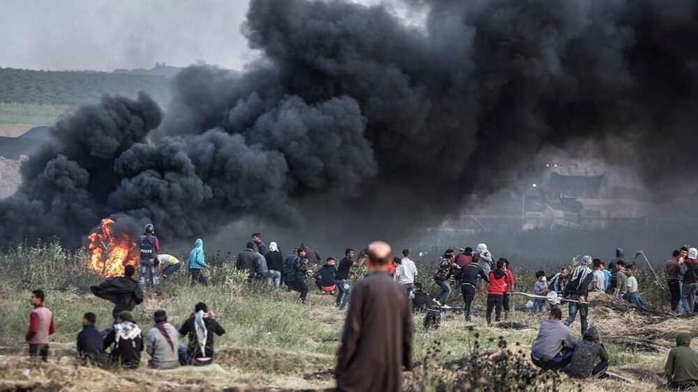 Mit intensiver Rauchentwicklung: der Protest der Palästinenser