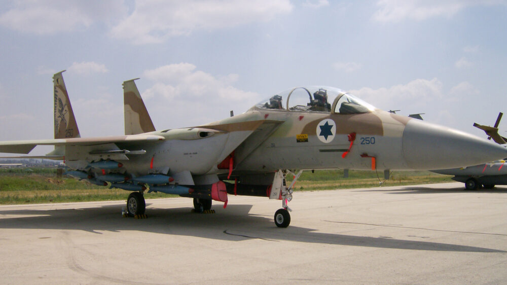 Russland beschuldigt israelische F-15-Kampfjets, die Militärbasis in Homs angegriffen zu haben