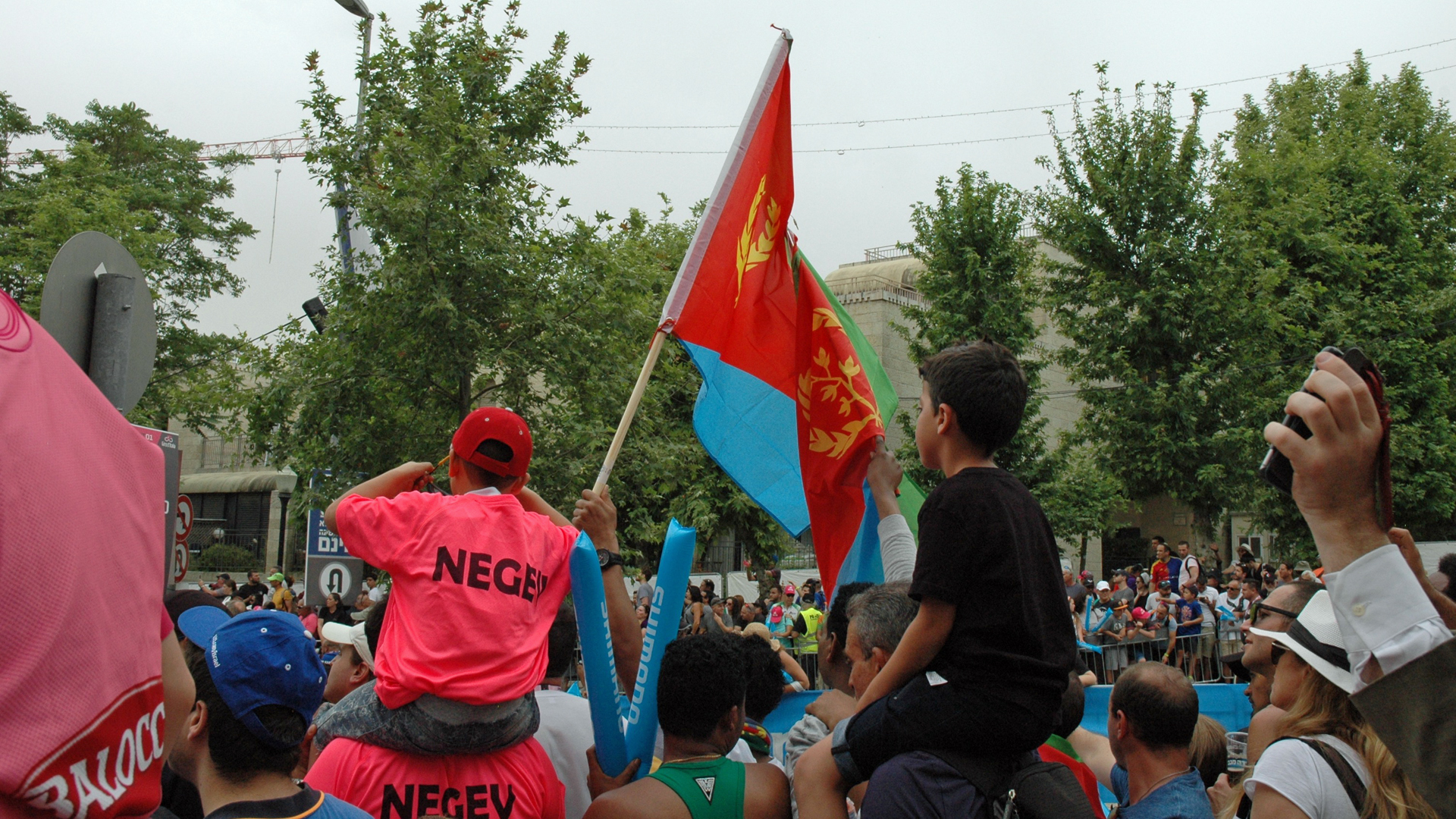 Eritrea erfährt an der Giro-Strecke in Jerusalem viel Unterstützung