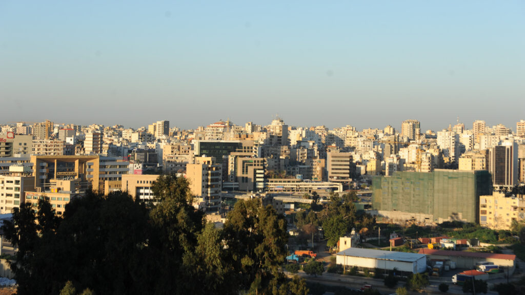 Beirut: Im Libanon fand am Sonntag nach neun Jahren wieder eine Wahl statt, bei welcher die Partei des amtierenden Premierministers Al-Hariri Verluste einstecken musste