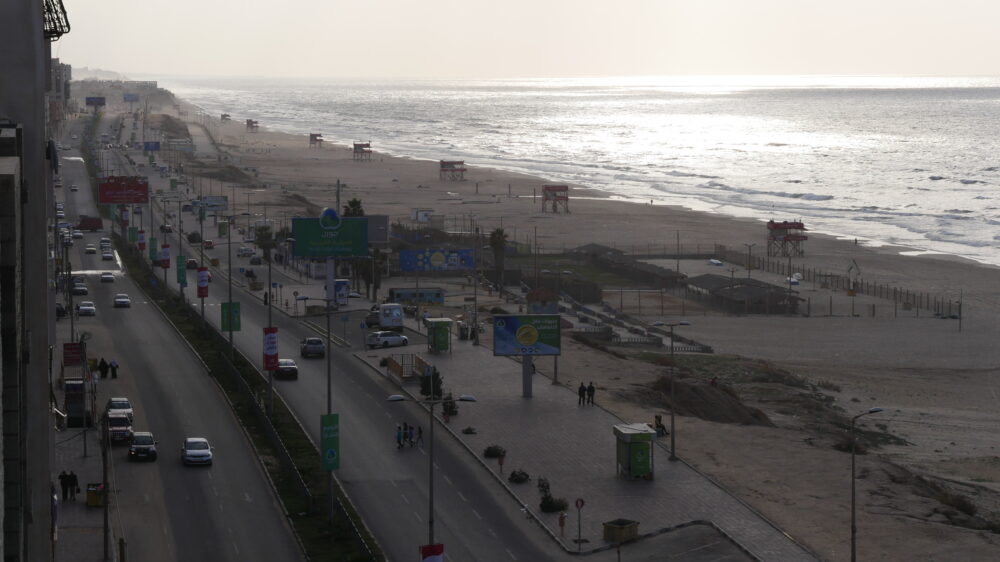 Der Strand des Küstenstreifens: Die neue Barriere entsteht an der nördlichen Grenze des Gazastreifens auf einem Wellenbrecher zwischen dem Sikim- und dem Gaza-Strand
