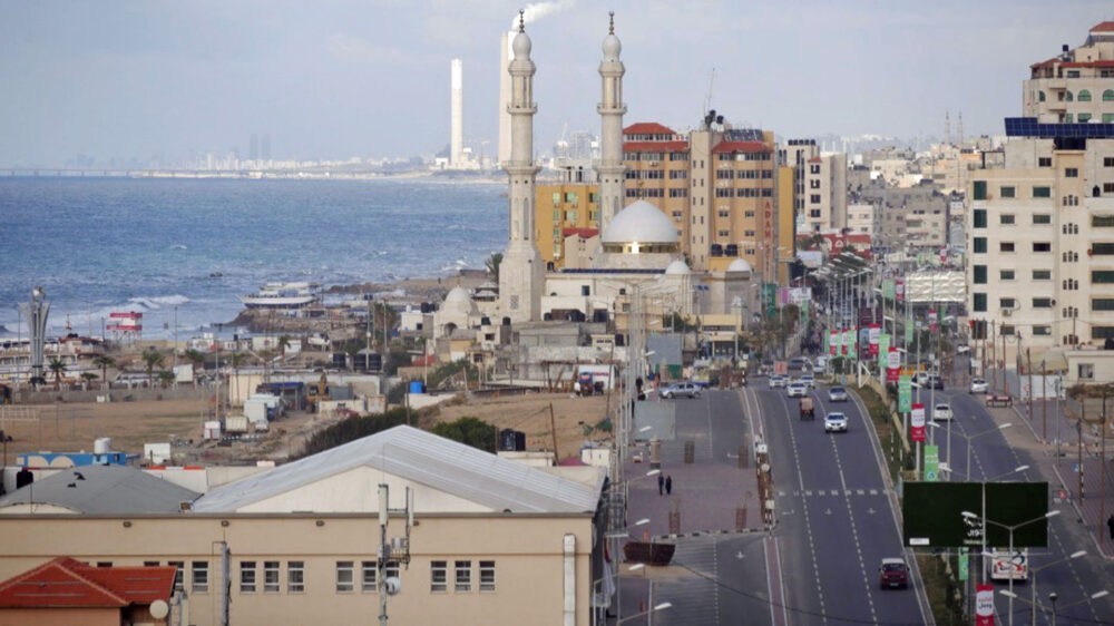 Der Gazastreifen hat keinen Hafen, an dem auch große Frachtschiffe festmachen können (Bild: Die Stadt Gaza)