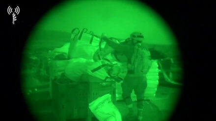 Die Armee brachte die Hilfslieferungen im Schutze der Dunkelheit nach Syrien