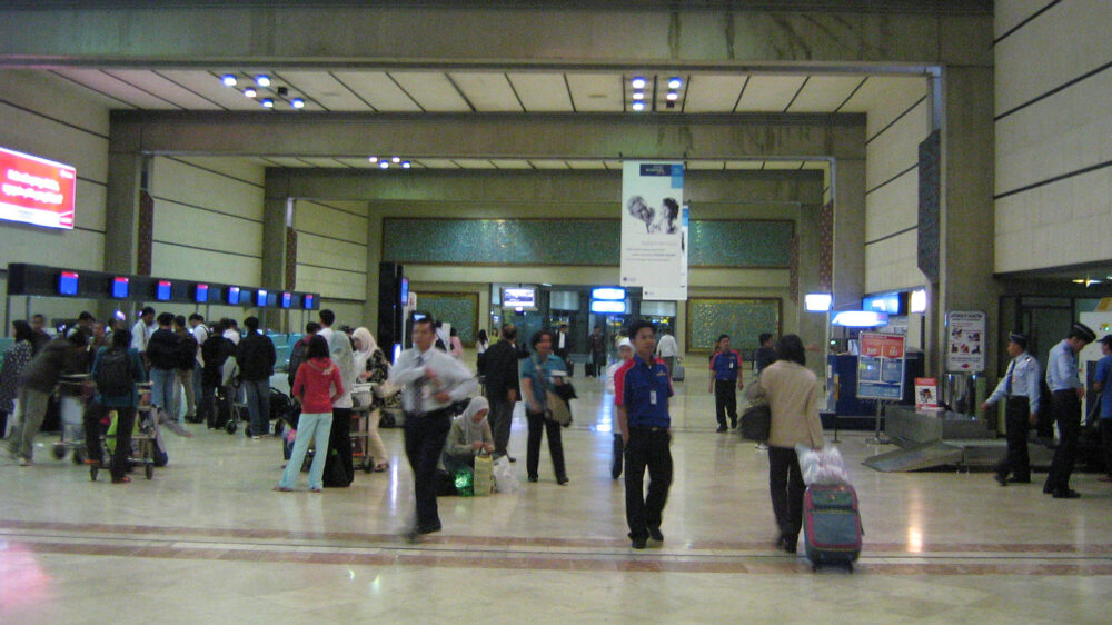 Am Flughafen Soekarno-Hatta bei Jakarta