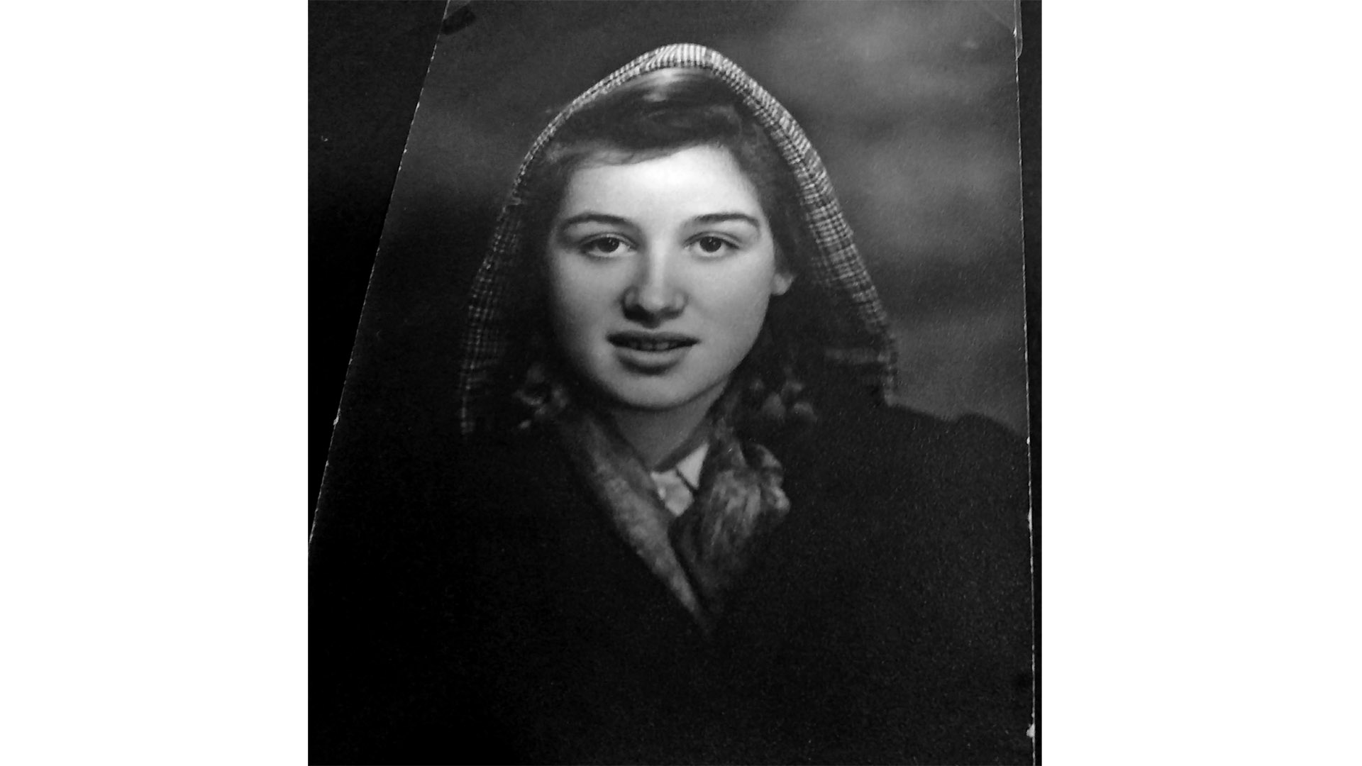 Ruth als 15-Jährige kurz nach Ende des Zweiten Weltkrieges