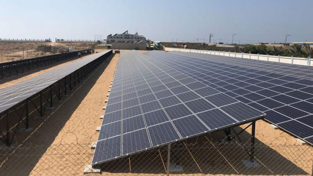 Das Solarfeld soll Strom für eine Entsalzungsanlage liefern