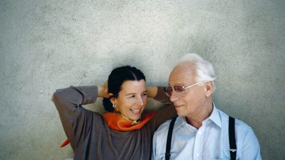 Ephraim Kishon und seine Ehefrau Lisa Kishon-Witasek im Dokumentarfilm „Lachen, um zu überleben“