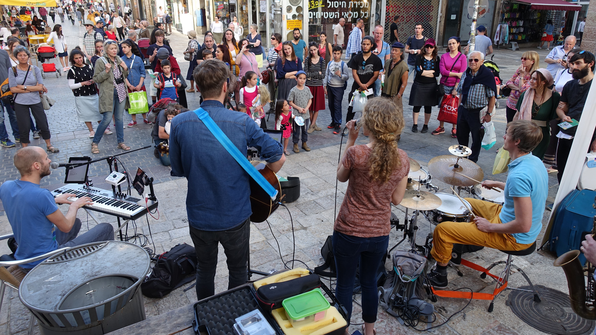 Auch im Frühjahr diesen Jahres hat ein Teil der Musiker auf der Ben-Jehuda-Straße gespielt