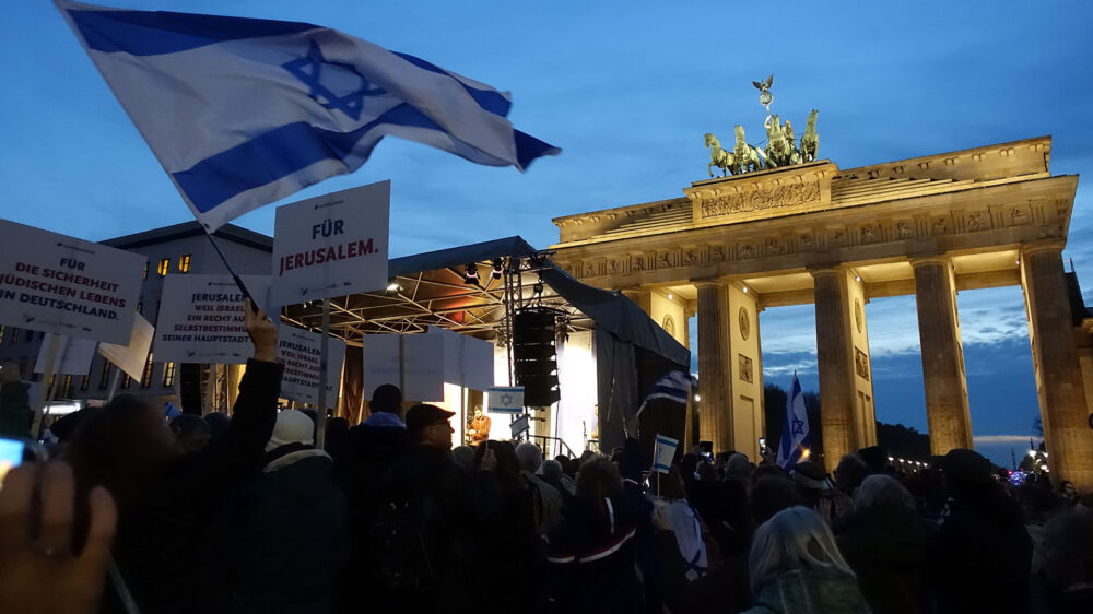 Die Demonstranten bekundeten ihre Solidarität mit Jerusalem und dem jüdischen Staat