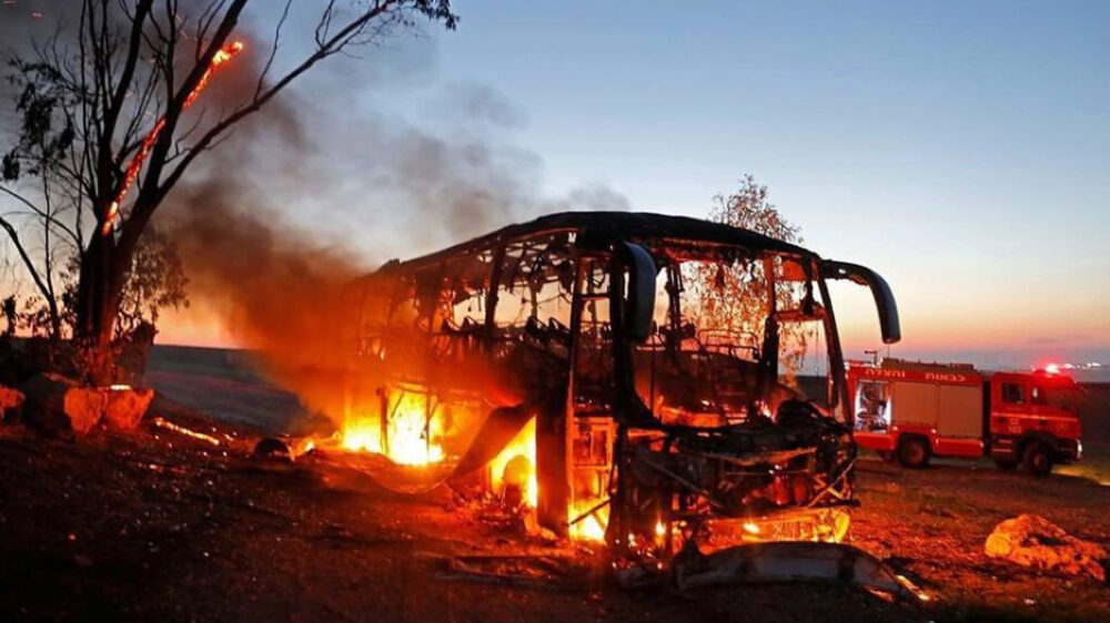 Am Montag traf eine Hamas-Rakete einen israelischen Bus an der Gaza-Grenze