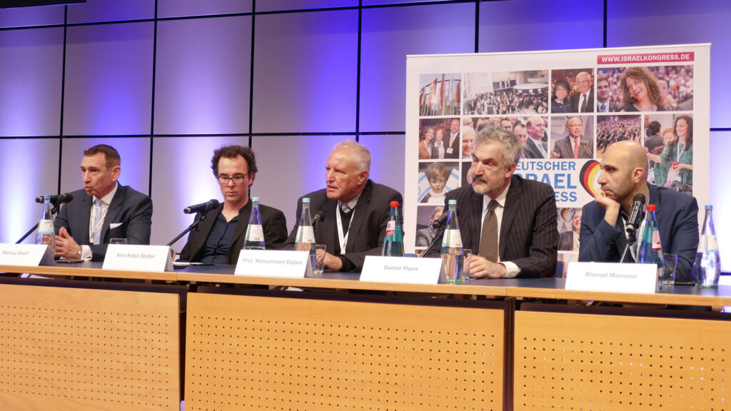 (v.l.) Marcus Scheff, Kim Robin Stoller, Mohammed Dadschani, Moderator Daniel Pipes und Ahmad Mansur