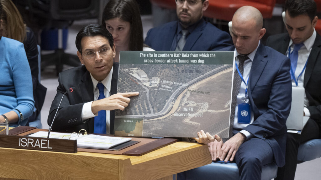 Der israelische UN-Botschafter Danon illustriert den Tunnelbau der Hisbollah an der Grenze zu Israel im Weltsicherheitsrat