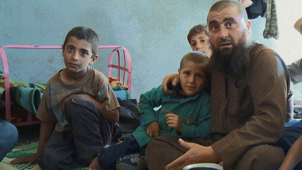 Al-Nusra-Rebellenführer Abu Osama im Kreis seiner Söhne