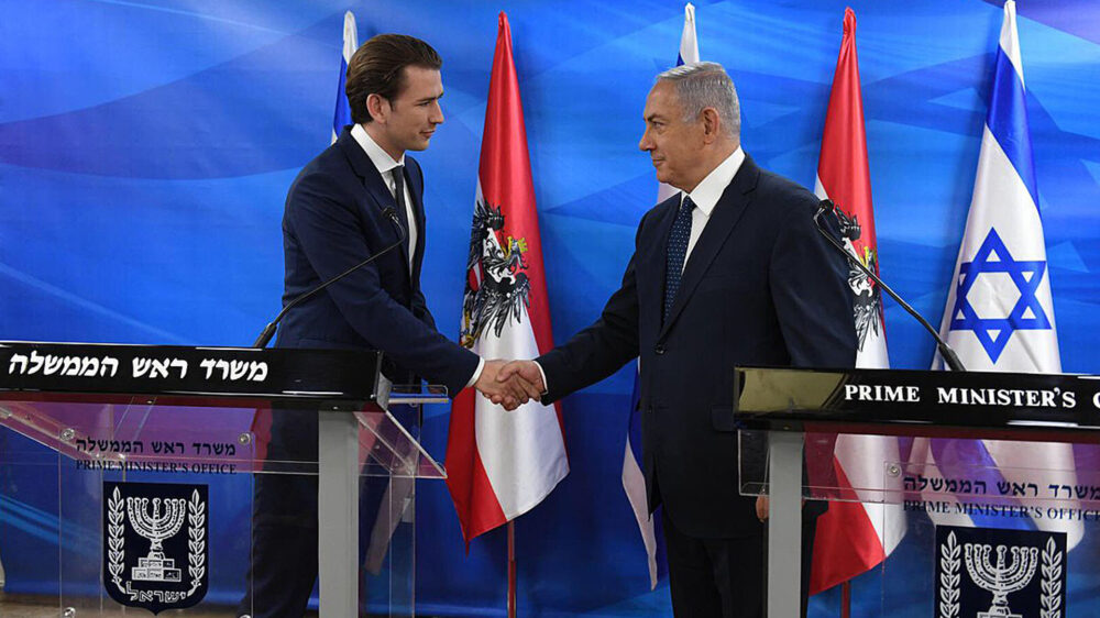 Konnte es nicht abwarten: Dem österreichischen Kanzler Kurz (l.) war es offenbar ein Anliegen, dem israelischen Premier Netanjahu früh zum Wahlgewinn zu gratulieren (Archivbild)