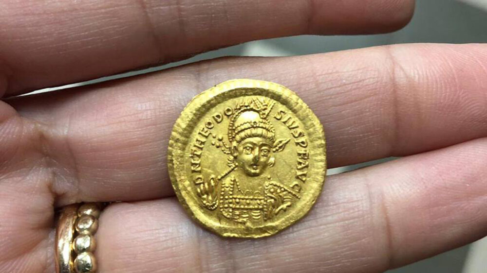 Goldstück: Schüler haben diese Münze aus byzantinischer Zeit gefunden