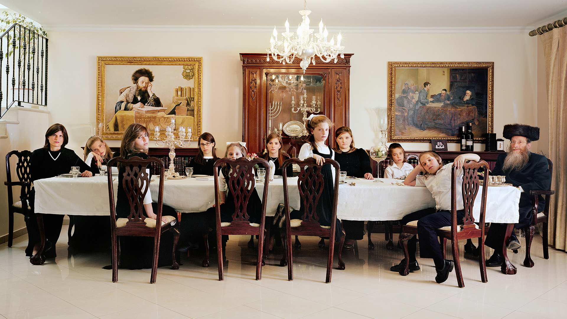 Zu Gast bei einer orthodoxen Großfamilie: Frédéric Brenner hat für seine Arbeit auch Stereotype der israelischen Gesellschaft fotografiert