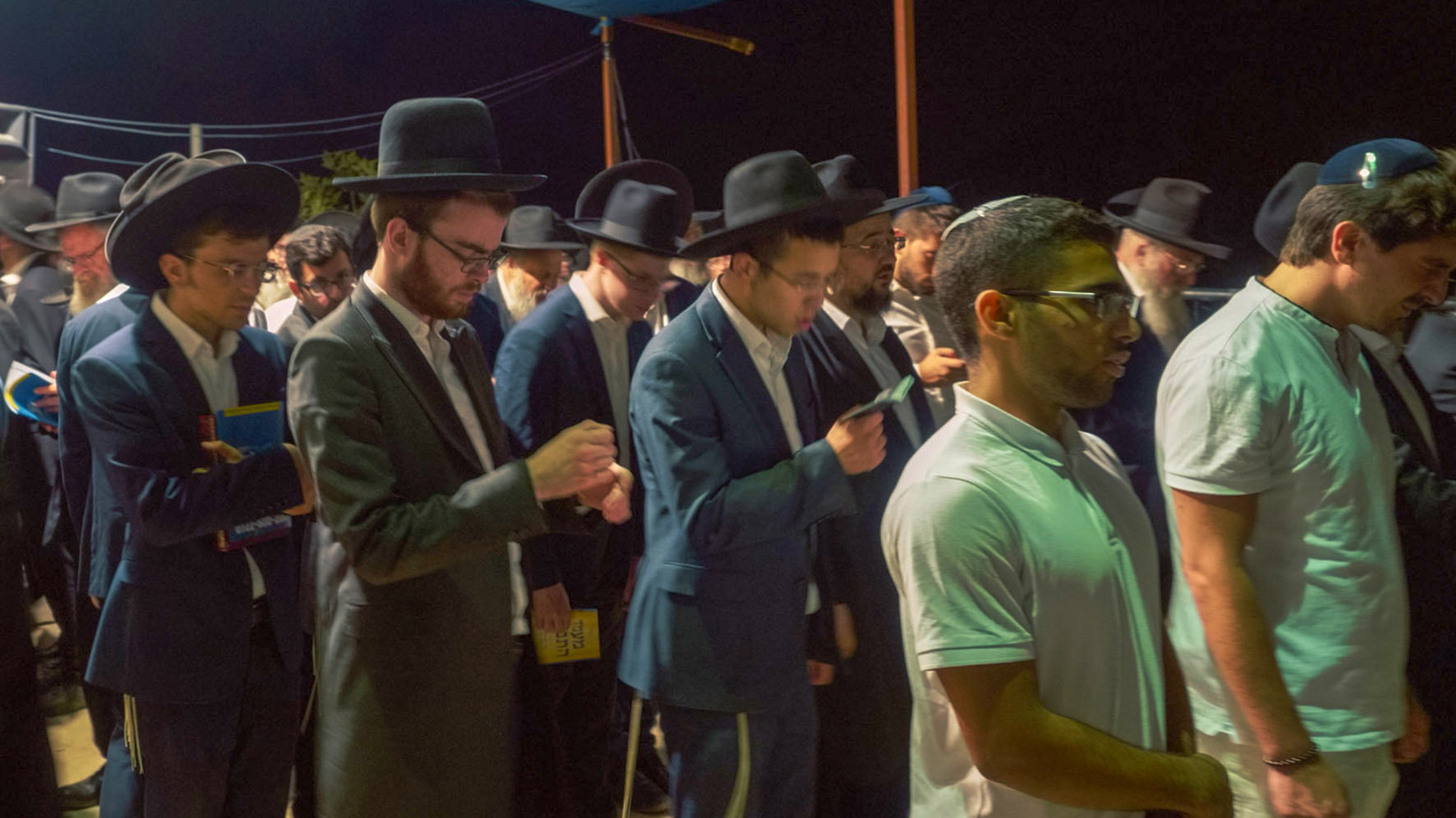 Beten für den eigenen Seelenpartner am Grab des Rabbiners Jonathan Ben Usiel in Amuka