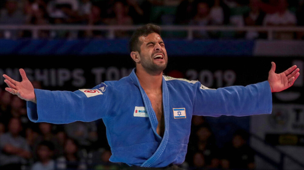 Sichtlich gerührt: Sagi Muki ist der erste männliche israelische Judo-Weltmeister