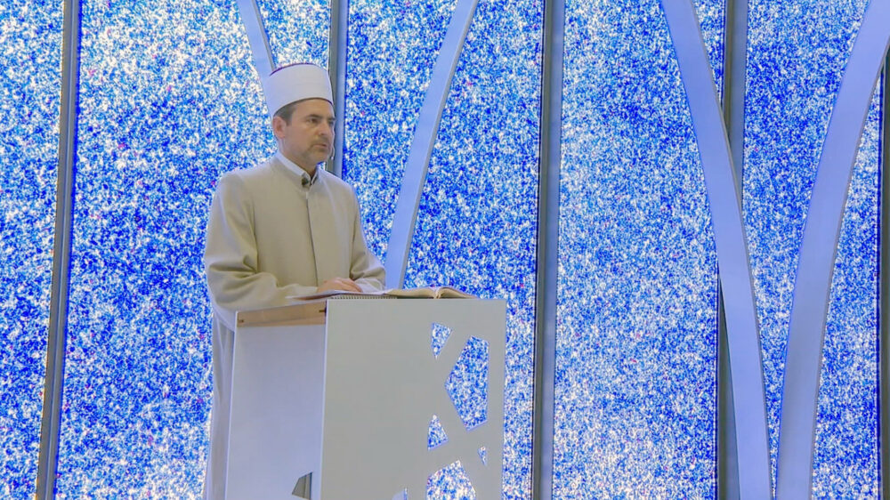 Der deutsche Imam Benjamin Idriz in dem Arte-Dokumentarfilm „Katar: Millionen für Europas Islam“