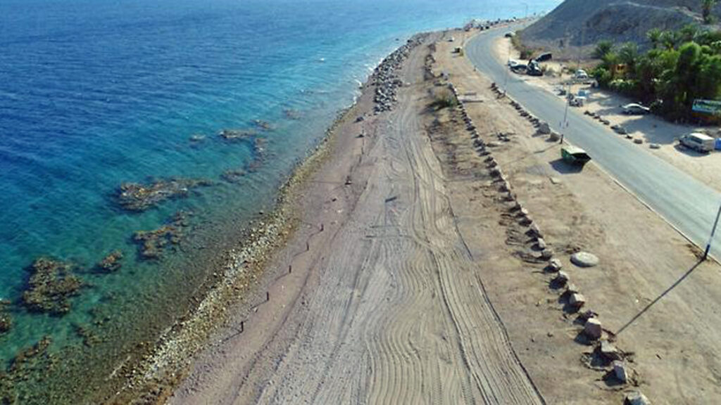 So schön sauber sieht die Küste des Roten Meeres bei Eilat nach der Aufräumaktion aus