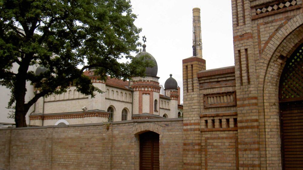 Ein Angriff ereignete sich offenbar vor der Synagoge im Paulus-Viertel