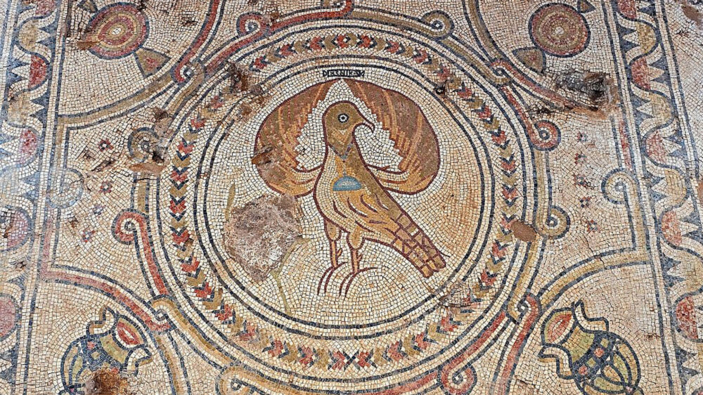 Die antike Kirche weist prächtige Mosaike auf